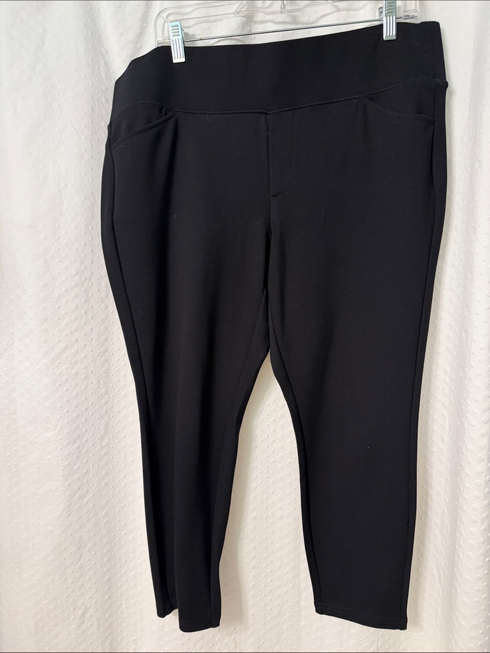 torrid Black Pull-On Ponte Ankle Pants
